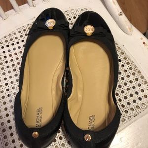 Michael Kors size 10 flats